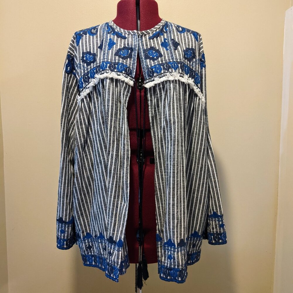 Velzera Open Front Embroidered Top – Blue & Grey Striped – Size M/L